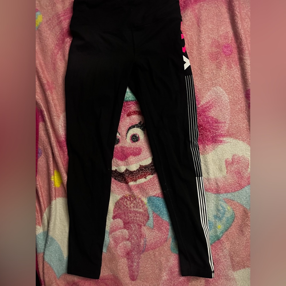 Victoria’s Secret sports leggings